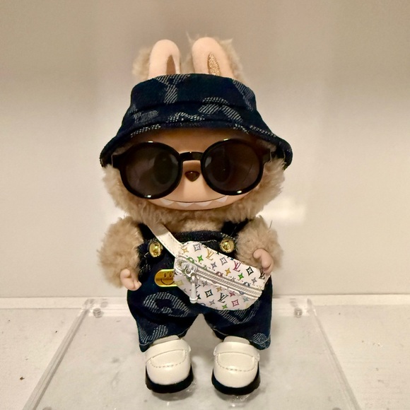 Labubu Clothes Set - Picture 1 of 2